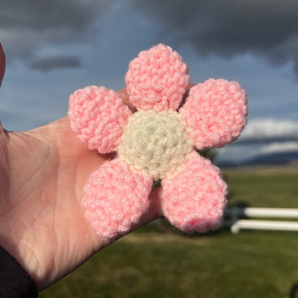 3/$20 Hand Crocheted Springtime Daisy Flower Keychain! - Picture 16 of 17